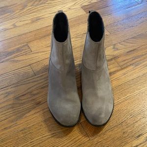 Sorel Lola Chelsea Boots